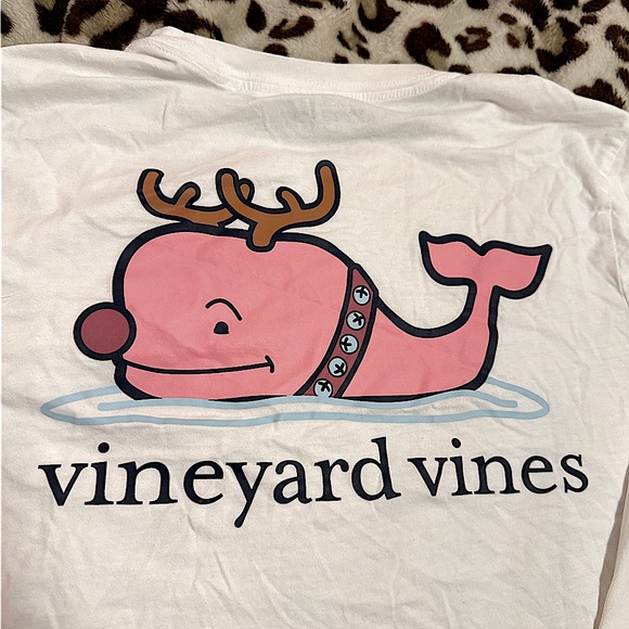 EXCELLENT/LIKE NEW/PRE-OWNED CONDITION girl’s VINEYARD VINES graphic tee - Picture 3 of 6